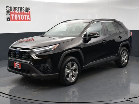Used 2024 Toyota RAV4 XLE AWD/4WD image 8