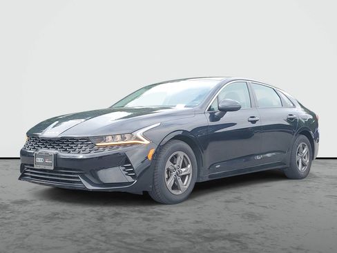 Used 2023 Kia K5 LXS FWD image 2