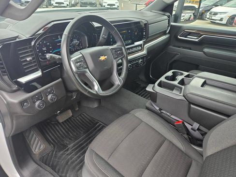 Used 2025 Chevrolet Silverado 2500 LT w/ Convenience Package AWD/4WD image 15