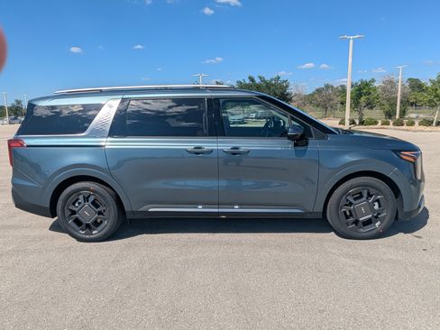 New 2026 Kia Carnival SX FWD image 4