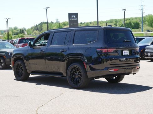 Used 2022 Jeep Wagoneer Series III AWD/4WD image 8