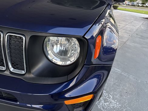 Used 2020 Jeep Renegade Latitude w/ Cold Weather Group AWD/4WD image 5