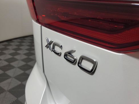 Used 2026 Volvo XC60 B5 Plus AWD/4WD image 8