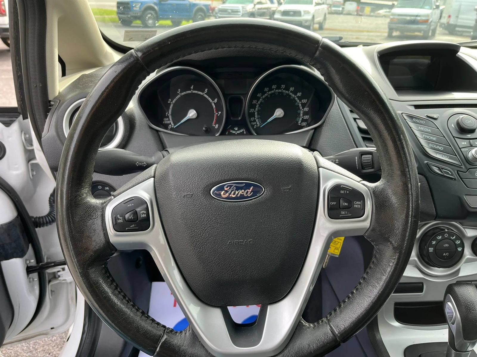 Used 2015 Ford Fiesta SE FWD image 14