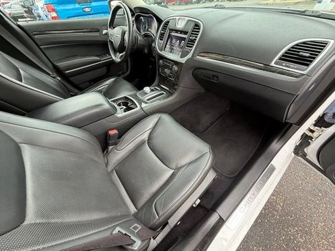 Used 2022 Chrysler 300 Touring L w/ Popular Equipment Group AWD/4WD image 24