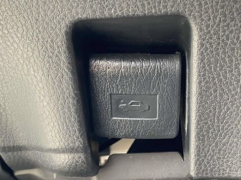 Used 2025 Toyota Camry SE FWD image 28