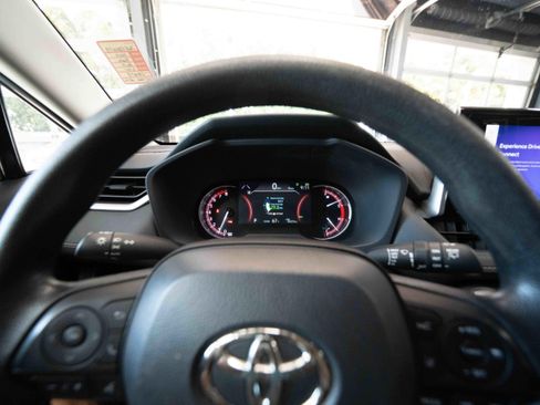 Used 2024 Toyota RAV4 XLE FWD image 15