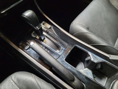 Used 2016 Honda Accord EX-L image 26