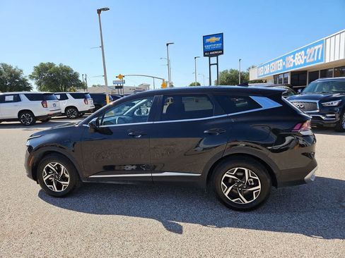Used 2025 Kia Sportage LX FWD image 5