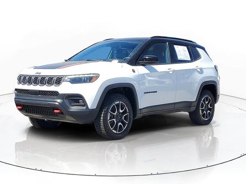 Used 2024 Jeep Compass Trailhawk w/ Trailhawk Elite Group AWD/4WD image 2