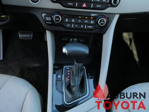 Used 2019 Kia Niro EX image 19