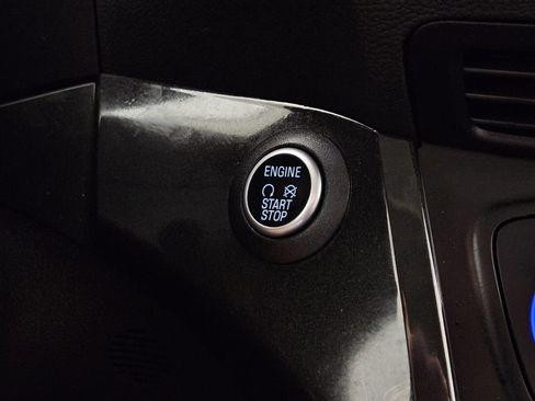 Used 2017 Ford Escape Titanium FWD image 17