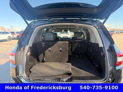 Certified 2025 Honda Pilot Touring image 32