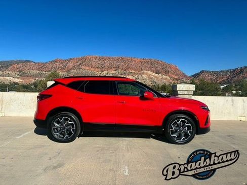 Used 2022 Chevrolet Blazer RS w/ Enhanced Convenience Package image 3