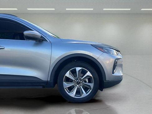 Used 2023 Ford Escape Platinum image 30