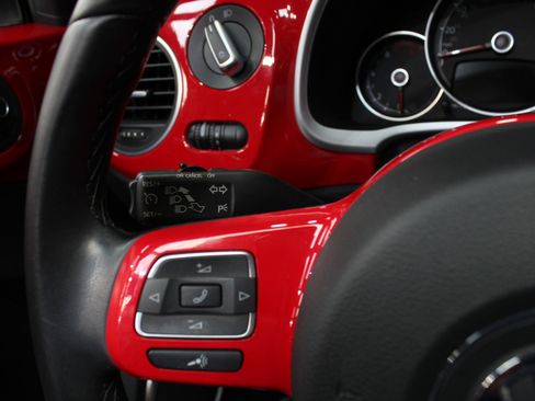 Used 2018 Volkswagen Beetle 2.0T S image 61