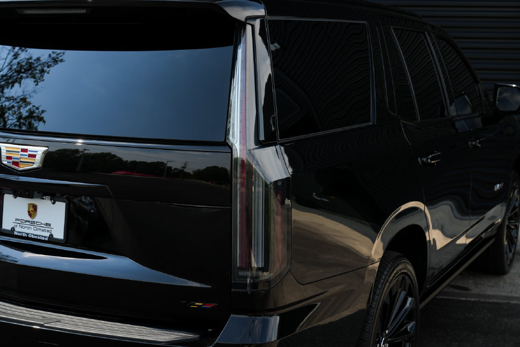 Used 2026 Cadillac Escalade V AWD/4WD image 16