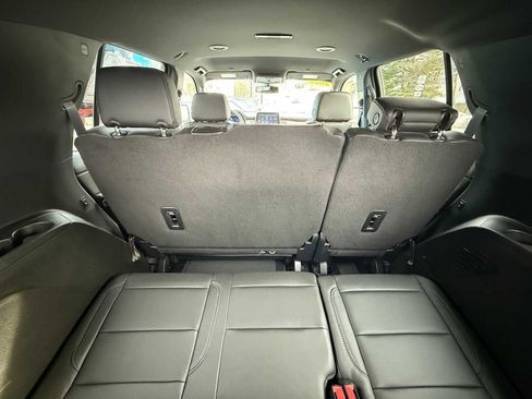 Used 2022 Chevrolet Tahoe Z71 w/ Luxury Package image 33