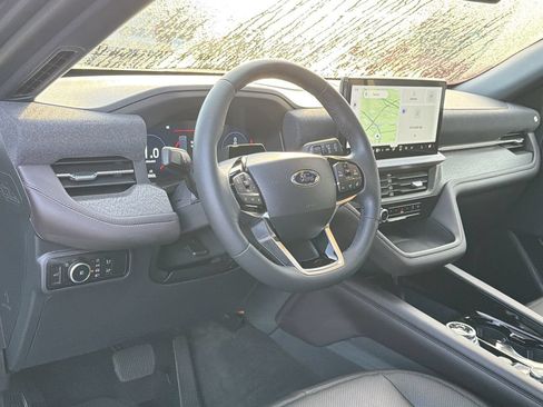 Used 2026 Ford Explorer Platinum w/ LUX Leather Package AWD/4WD image 10