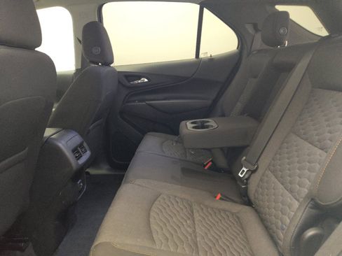 Used 2020 Chevrolet Equinox LT image 18