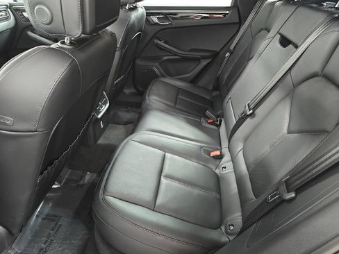 Certified 2026 Porsche Macan AWD/4WD image 24