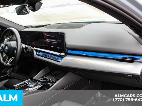 Used 2025 BMW i5 eDrive40i w/ M Sport Package image 24