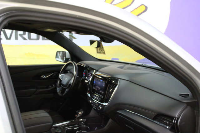 Used 2022 Chevrolet Traverse RS AWD/4WD image 12