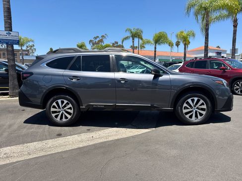 Certified 2022 Subaru Outback Premium AWD/4WD image 5