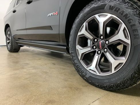 Used 2025 GMC Yukon XL AT4 Ultimate image 6