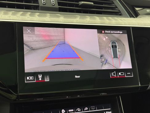 Used 2022 Audi e-tron Premium w/ Convenience Plus Package image 28