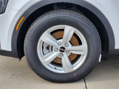 New 2026 Kia Sorento LX image 7