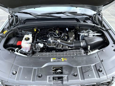 Used 2024 Jeep Grand Cherokee Altitude image 24