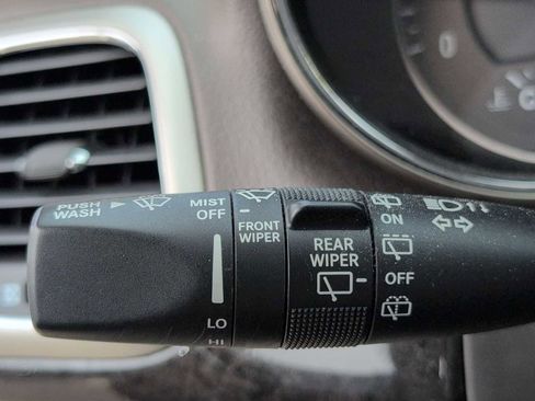 Used 2012 Jeep Grand Cherokee Laredo w/ Laredo E Group image 25