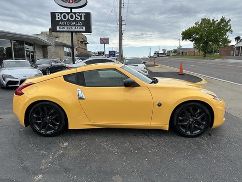 Used 2017 Nissan 370Z Touring image 8