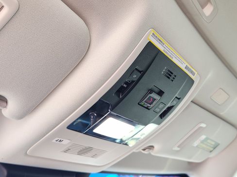 Used 2020 Lexus ES 300h w/ Premium Package image 33