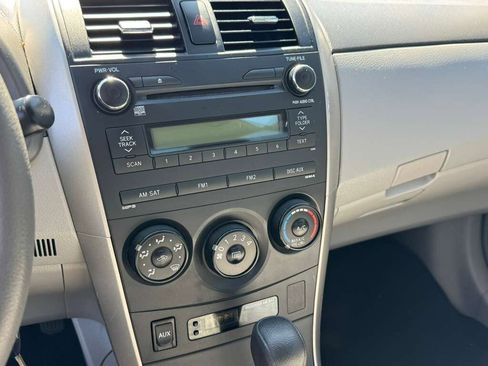 Used 2010 Toyota Corolla LE FWD image 22