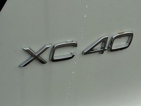 New 2026 Volvo XC40 B5 Plus w/ Protection Package Premier image 15