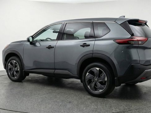 Used 2025 Nissan Rogue SV image 6