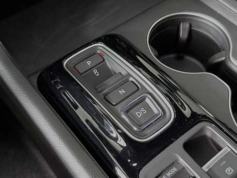 Certified 2025 Honda Pilot Sport image 19