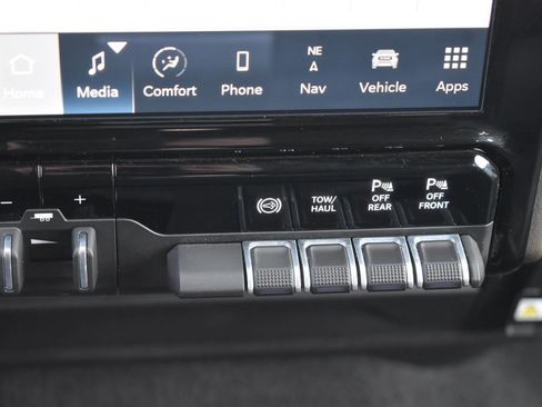 Used 2024 RAM 2500 Laramie w/ Safety Group image 10