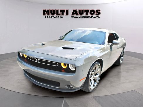 Used 2017 Dodge Challenger SXT Plus image 9