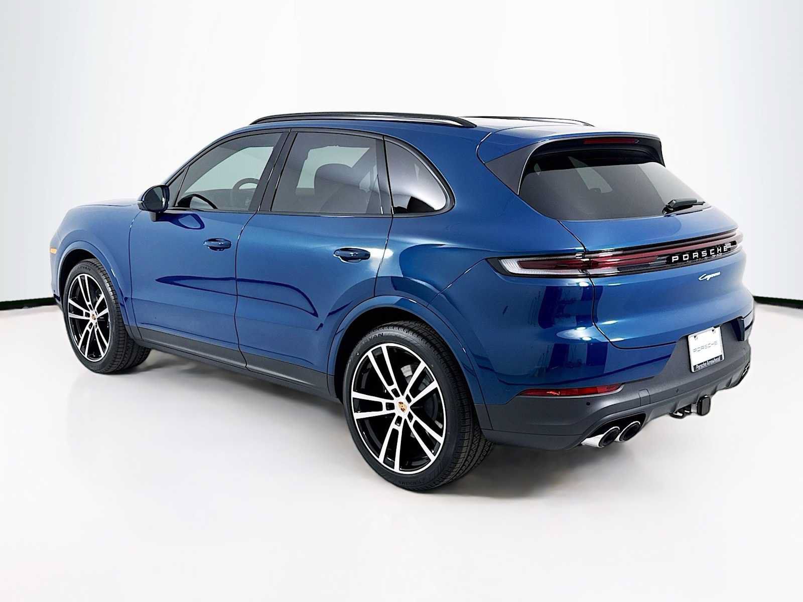 Used 2026 Porsche Cayenne AWD/4WD image 3