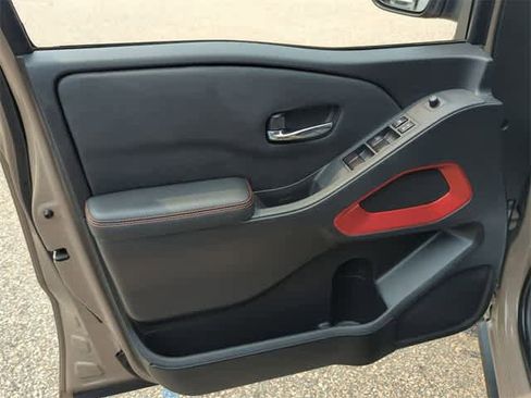 Used 2023 Nissan Frontier PRO-4X w/ Technology Package image 21