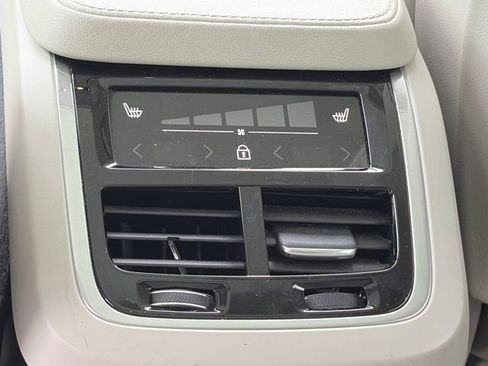 Used 2022 Volvo XC90 T6 Inscription w/ Advanced Package image 14