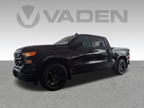 Used 2024 Chevrolet Silverado 1500 Custom AWD/4WD image 2