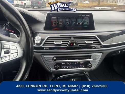 Used 2017 BMW 750i xDrive image 20