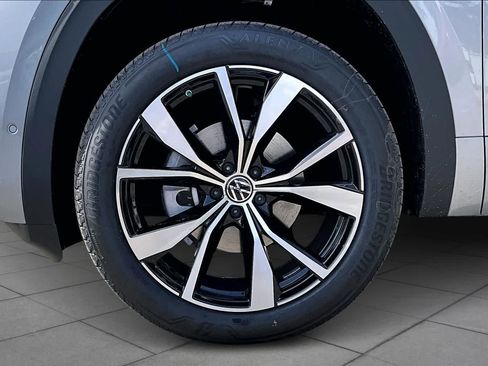 New 2026 Volkswagen Atlas SEL Premium R-Line AWD/4WD image 11