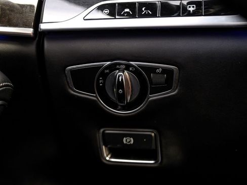 Used 2019 Mercedes-Benz S 560e w/ AMG Line Exterior image 33