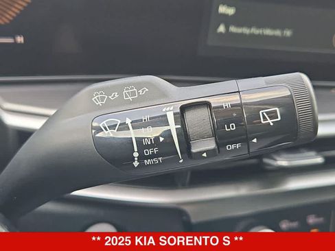 Used 2025 Kia Sorento S FWD image 24