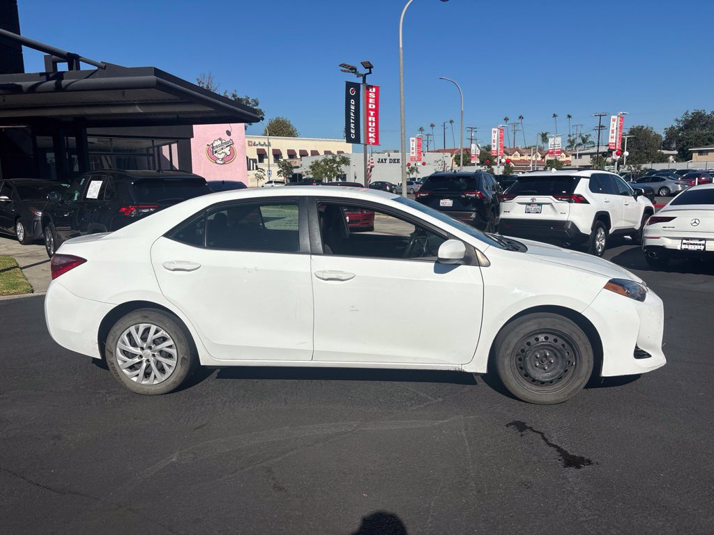 Used 2018 Toyota Corolla LE w/ Carpet Mat Package (TMS) FWD image 3